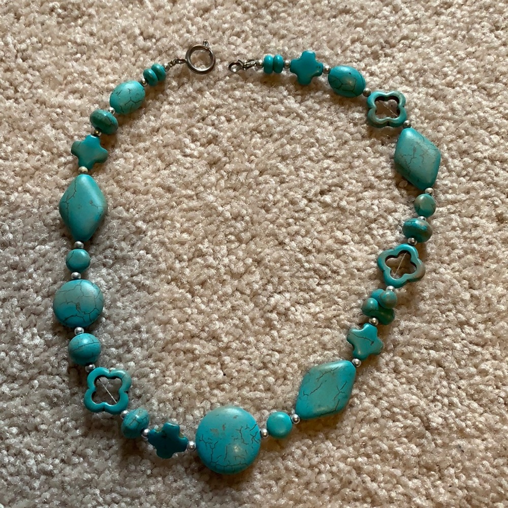 Women’s necklace